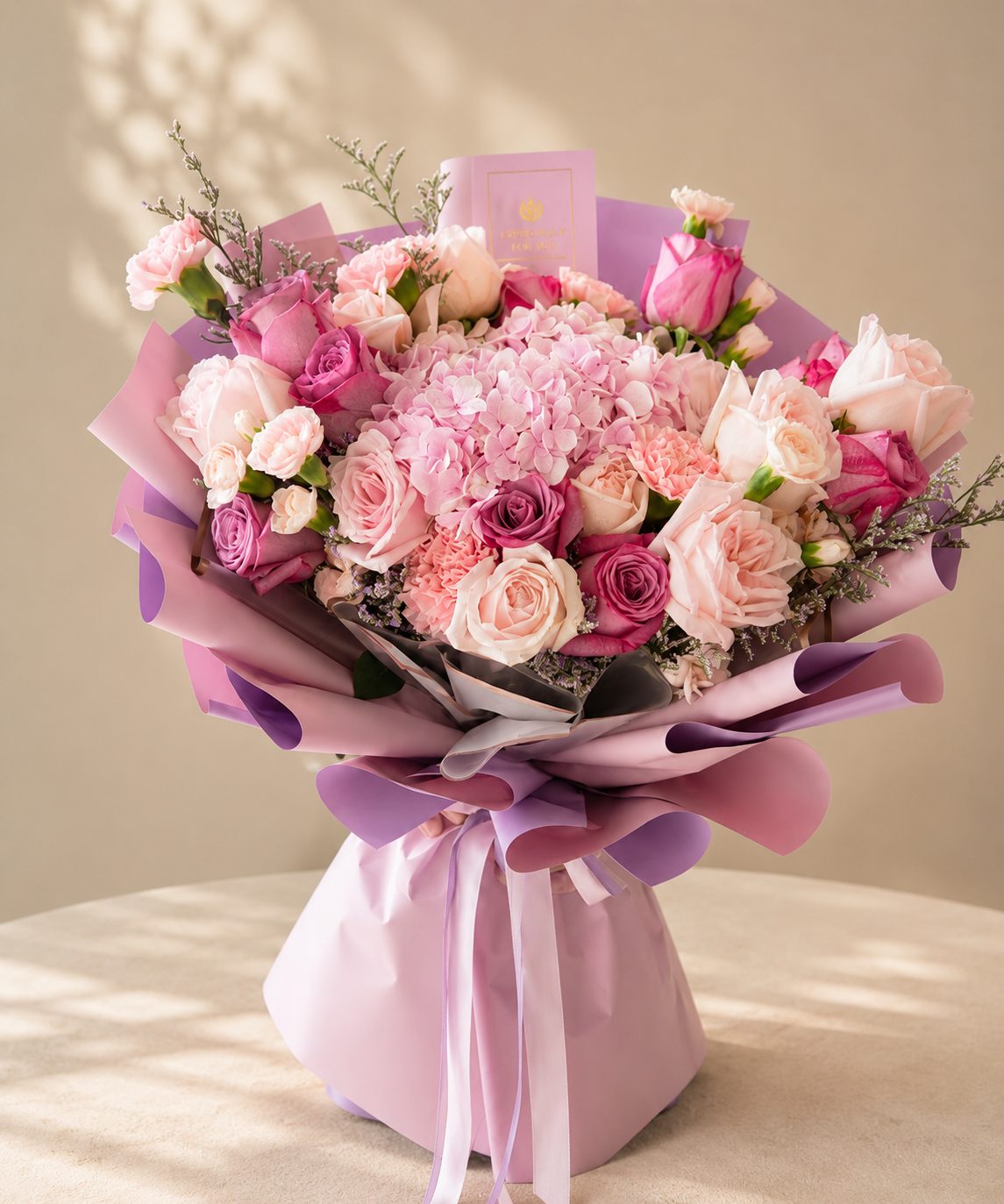 Élysia pink luxury bouquet with soft blooms and chocolate box in Casablanca